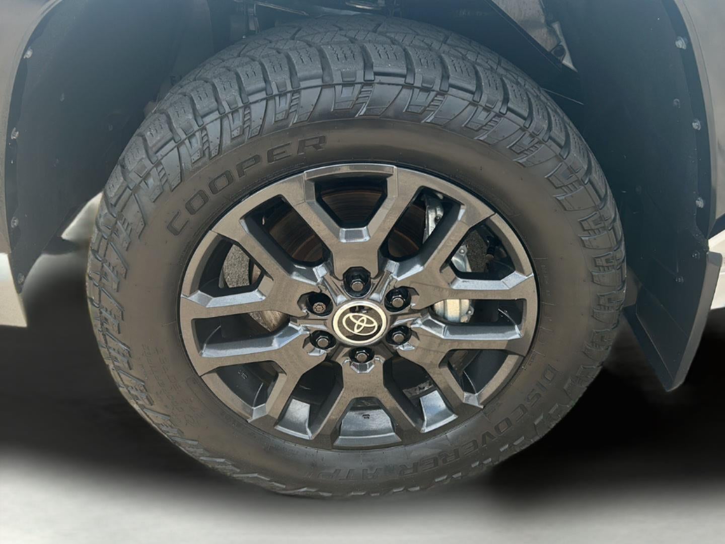2024 Toyota Tundra Platinum HV