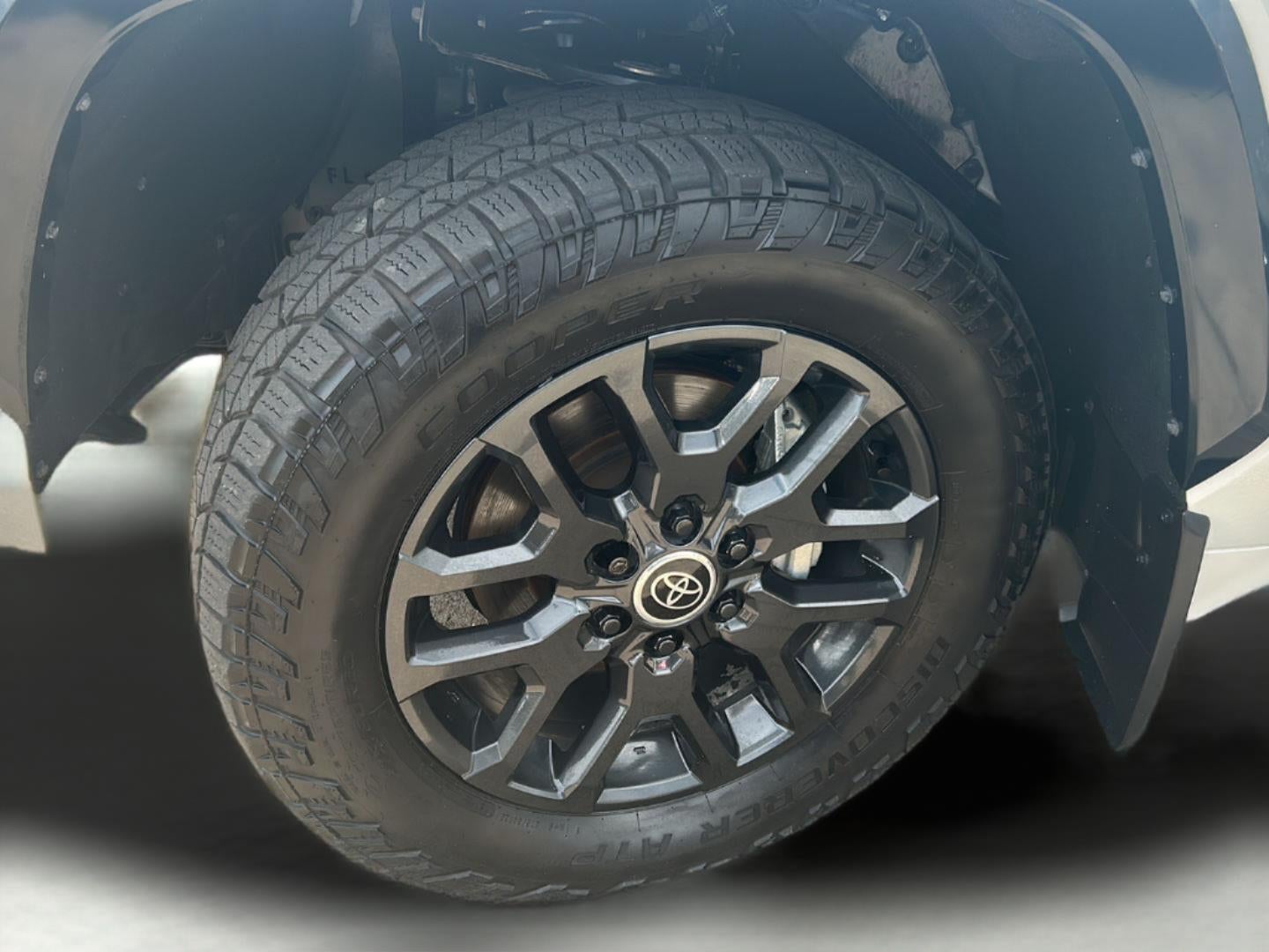 2024 Toyota Tundra Platinum HV