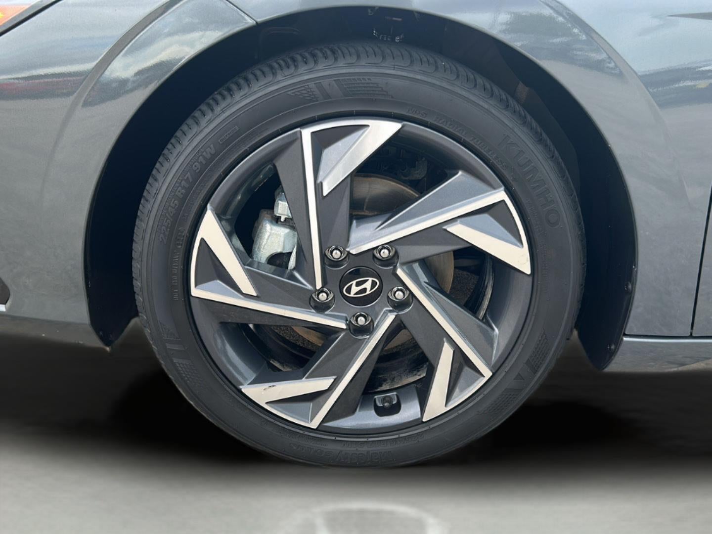2024 Hyundai Elantra Limited
