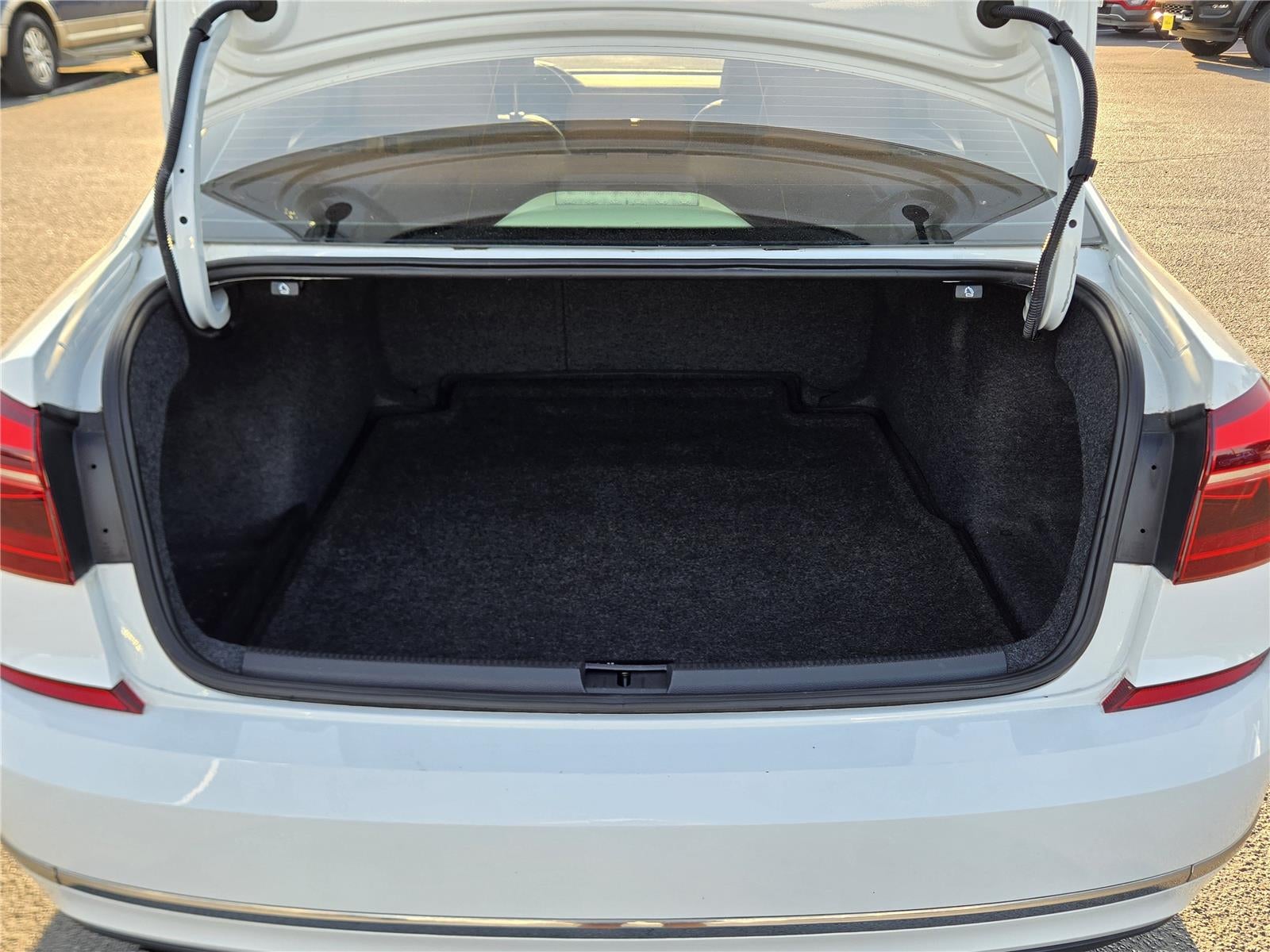 2019 Volkswagen Passat 2.0T Wolfsburg Edition