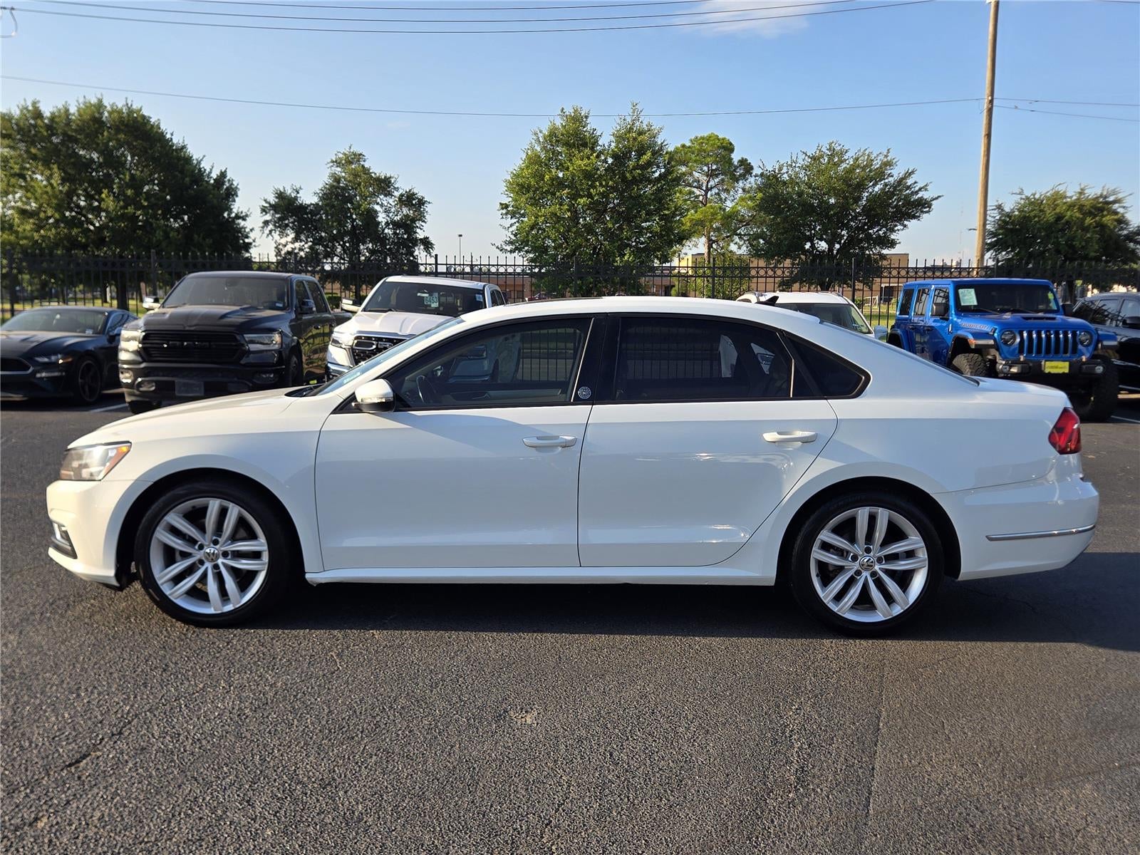 2019 Volkswagen Passat 2.0T Wolfsburg Edition