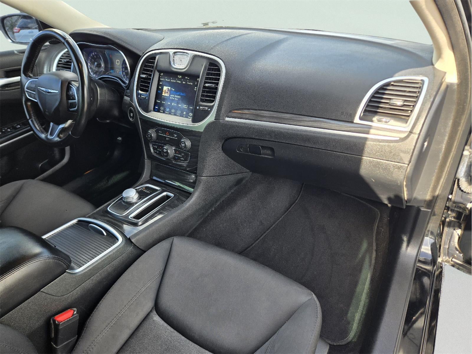 2019 Chrysler 300 Touring