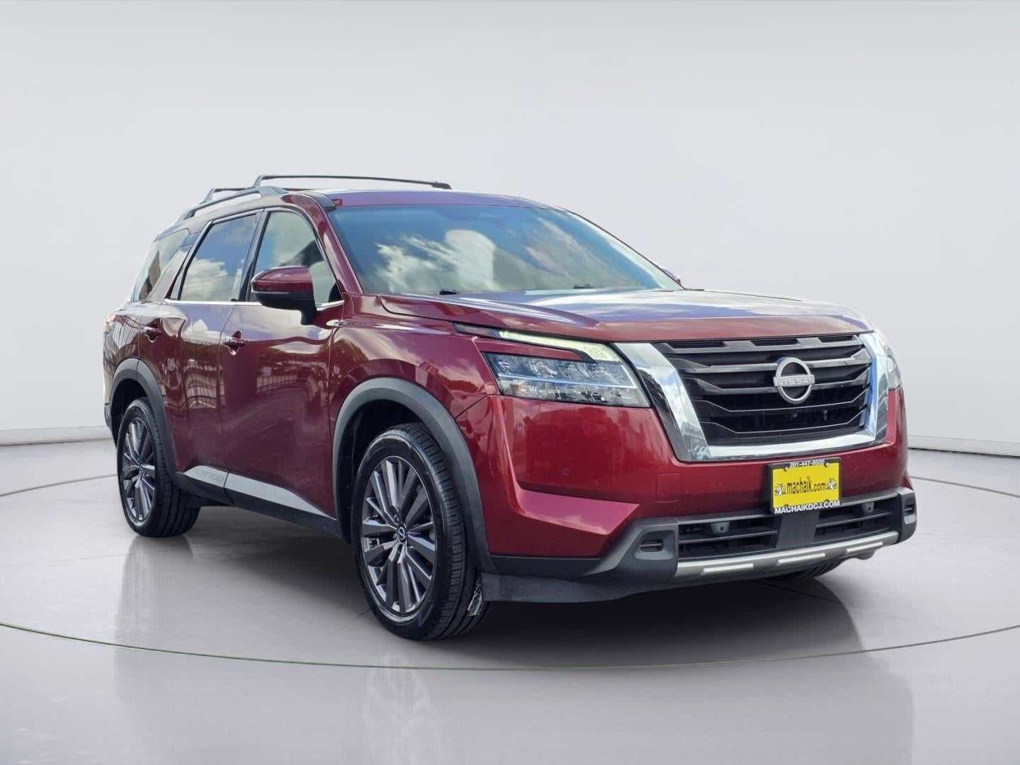 2023 Nissan Pathfinder SL