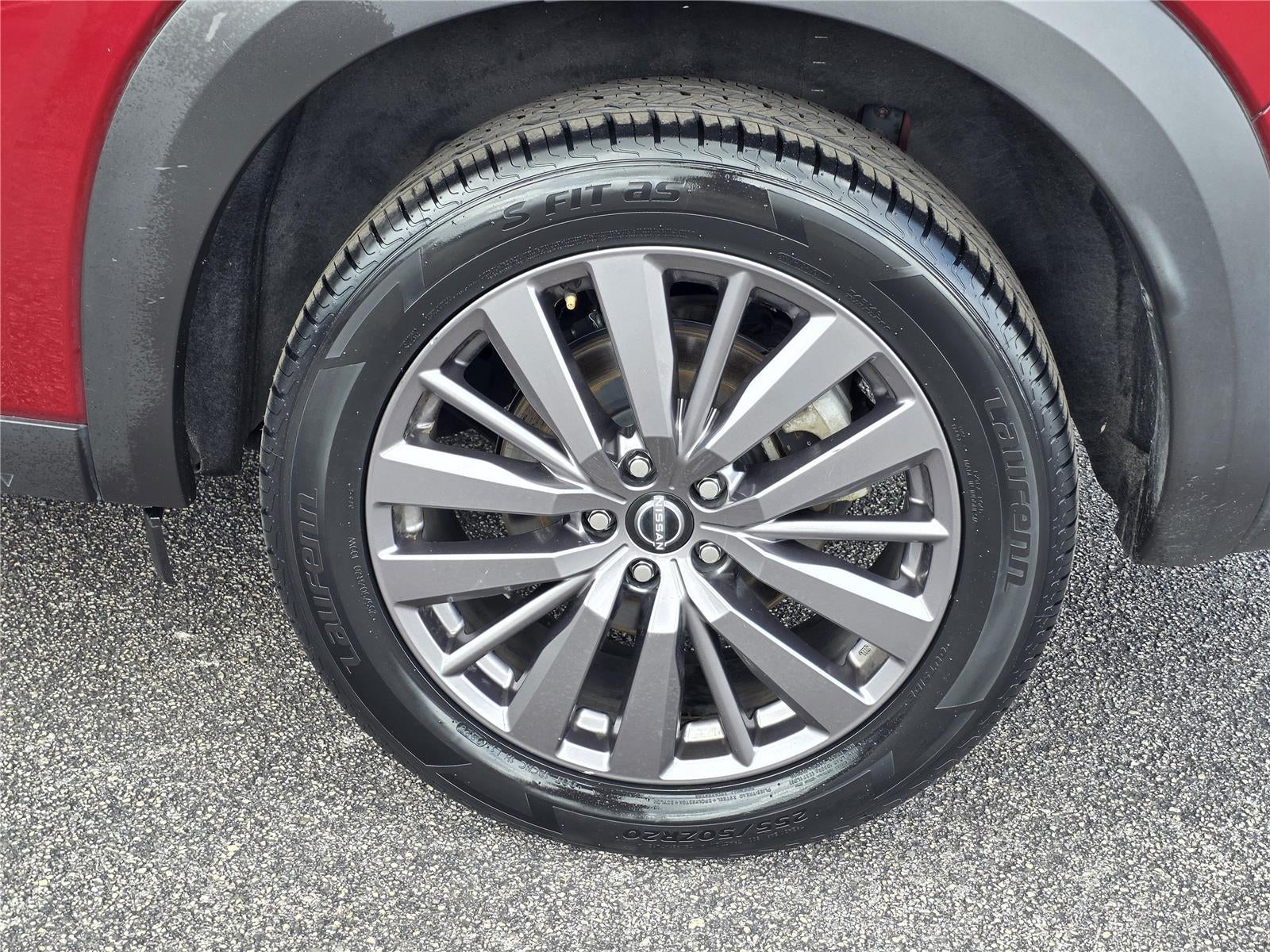 2023 Nissan Pathfinder SL