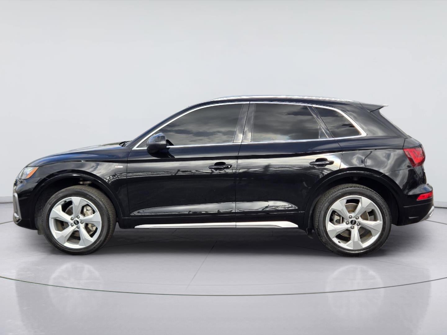 2022 Audi Q5 S line Premium Plus