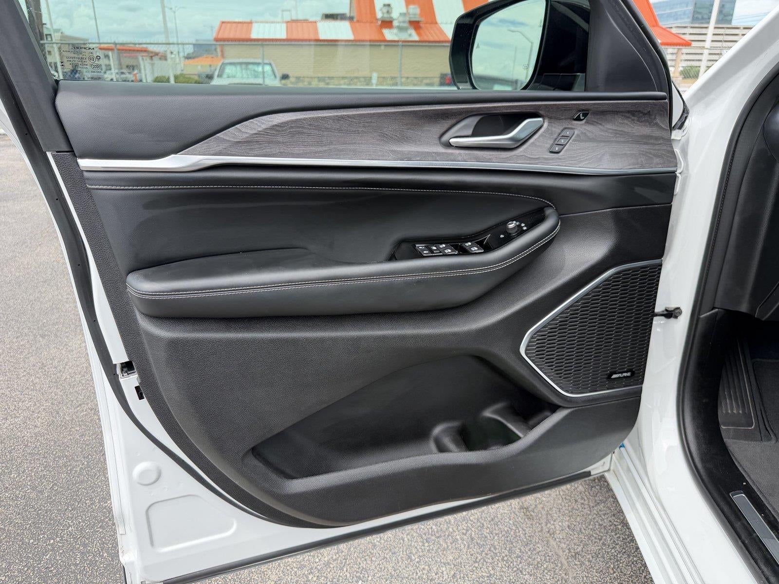 2023 Jeep Grand Cherokee Overland