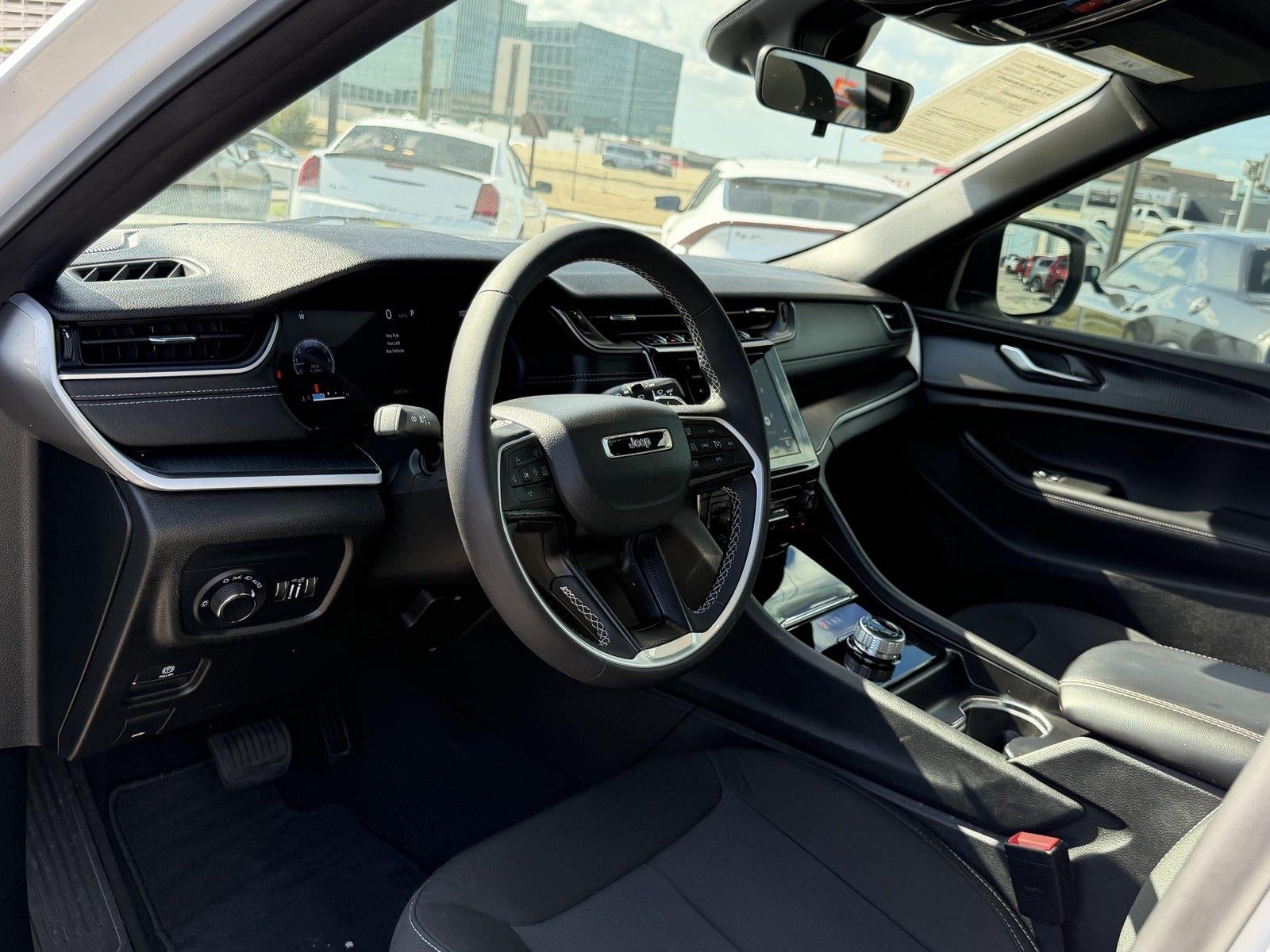 2025 Jeep Grand Cherokee Laredo X