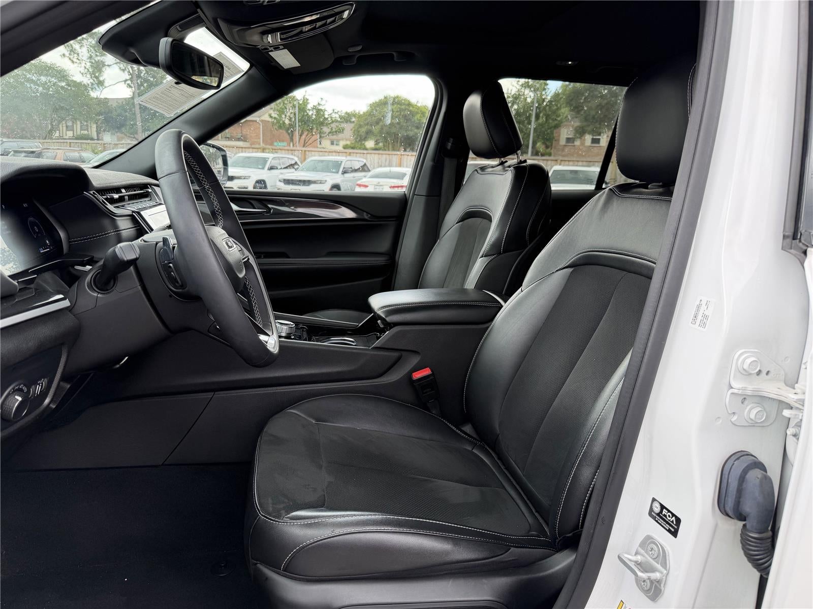 2023 Jeep GRAND CHEROKEE Altitude 4x4