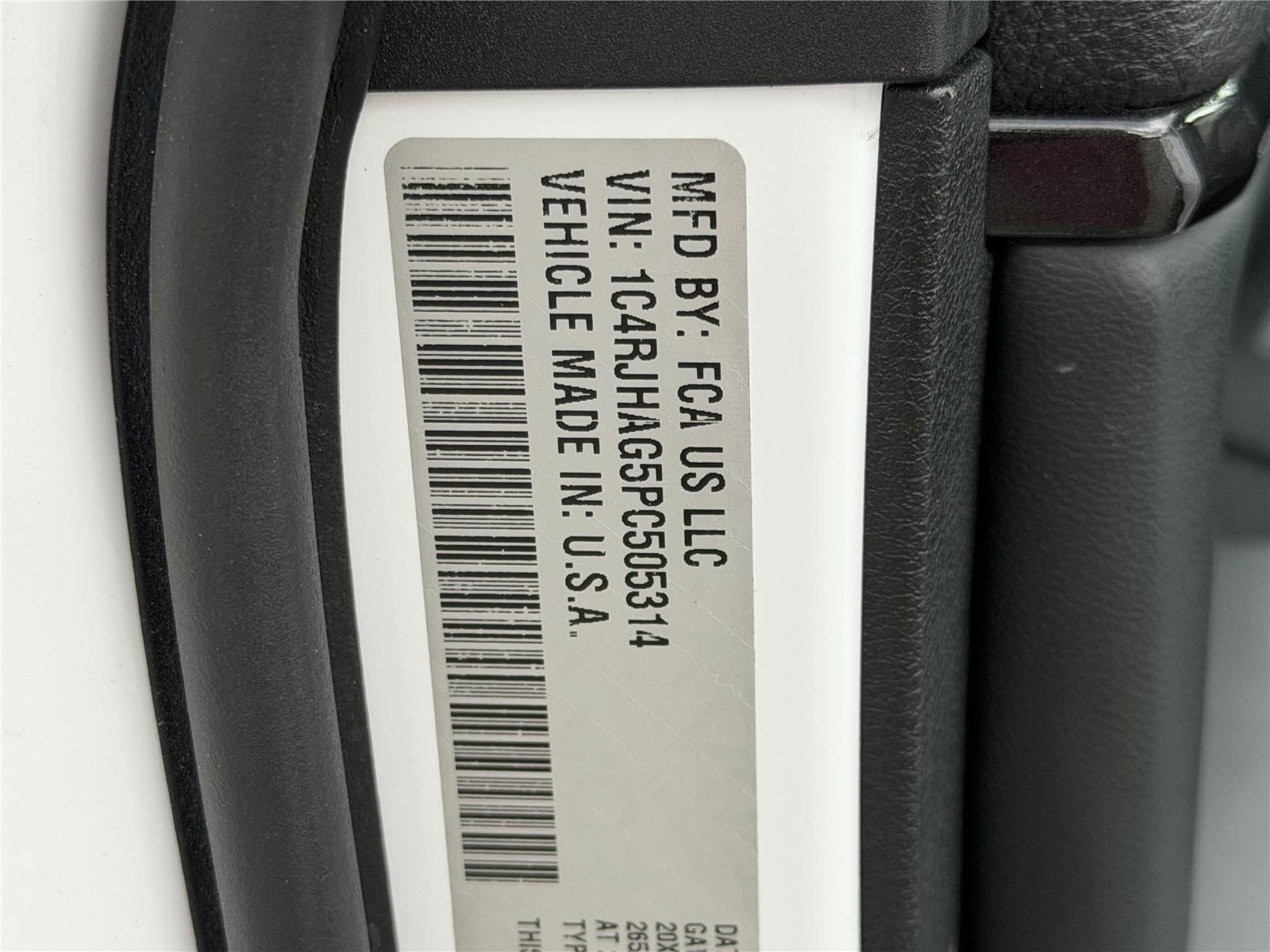 2023 Jeep GRAND CHEROKEE Altitude 4x4