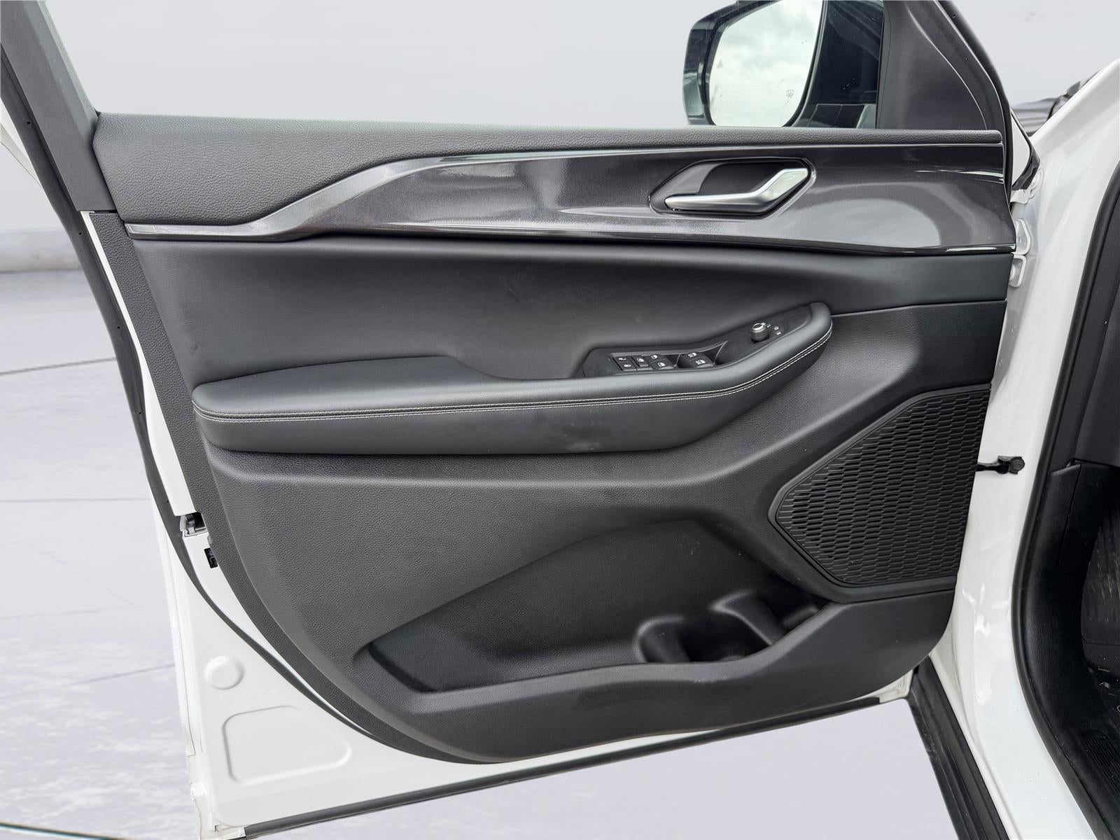 2023 Jeep GRAND CHEROKEE Altitude 4x4