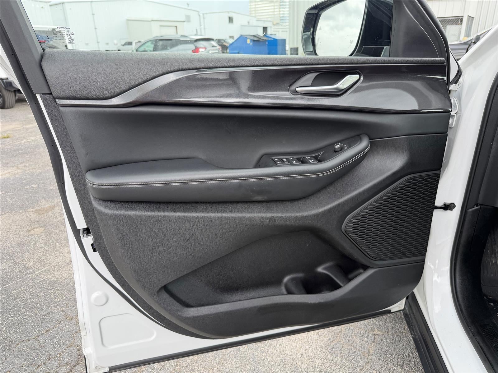 2023 Jeep GRAND CHEROKEE Altitude 4x4