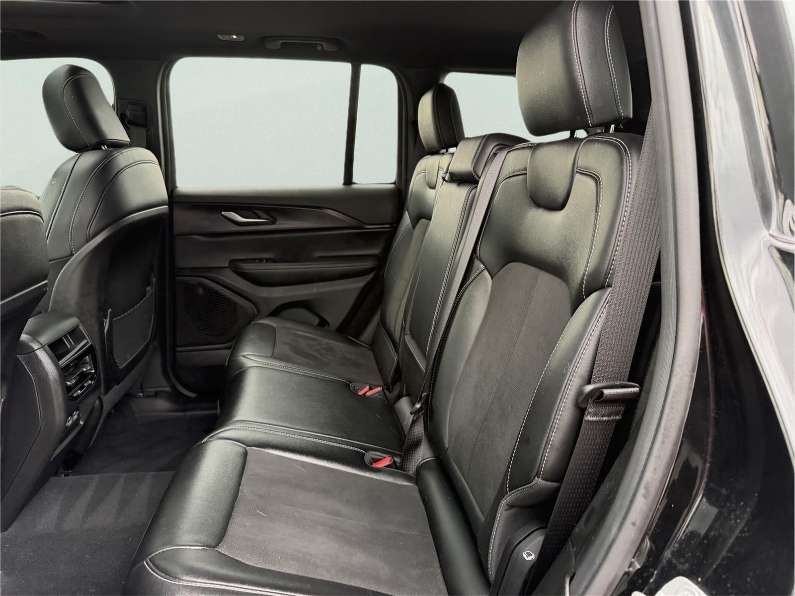 2024 Jeep GRAND CHEROKEE LARE