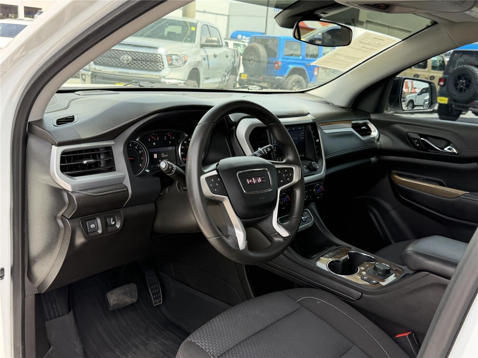 2023 GMC Acadia SLE
