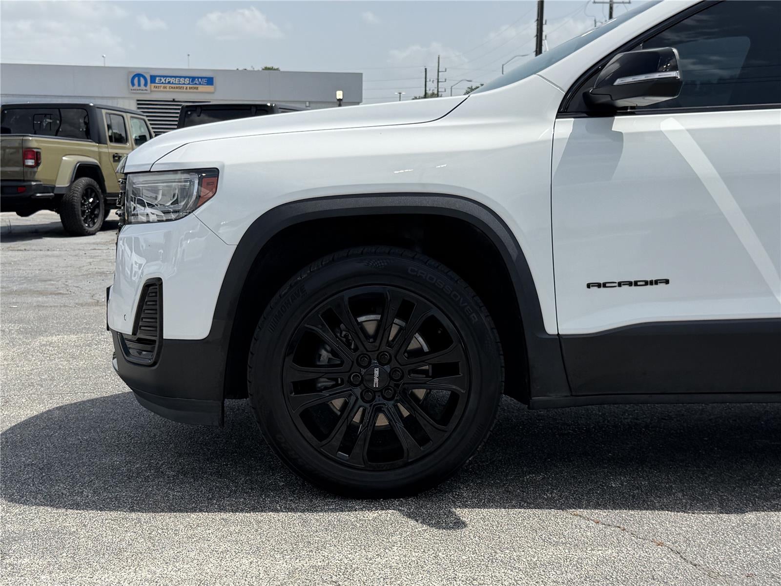 2023 GMC Acadia SLE