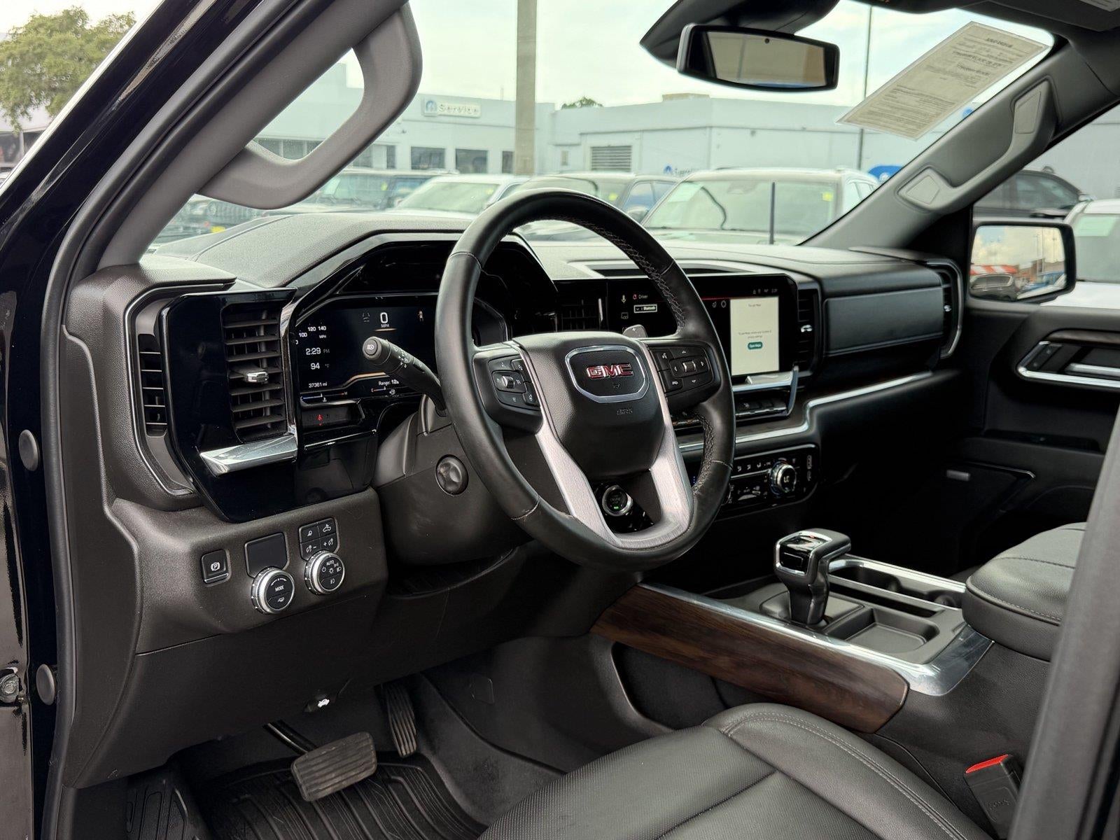 2024 GMC Sierra 1500 SLT