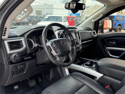 2018 Nissan TITAN SV