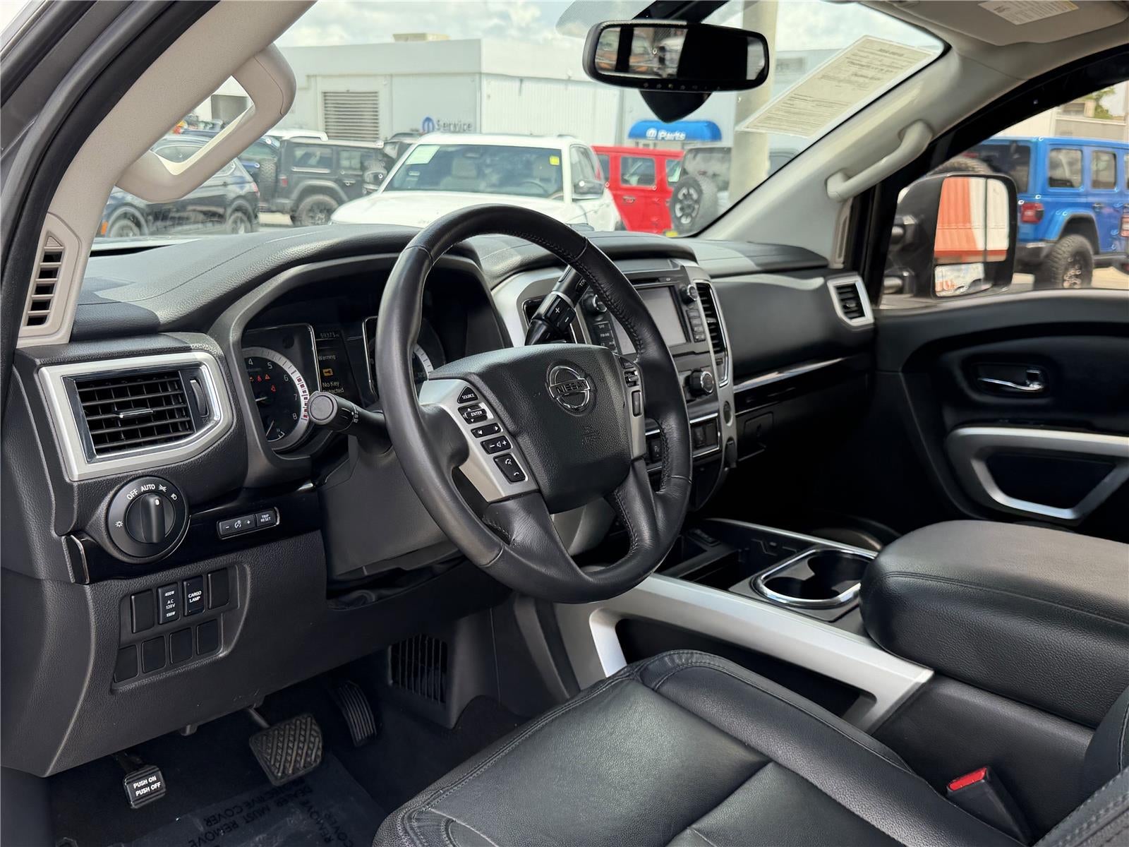 2018 Nissan TITAN SV
