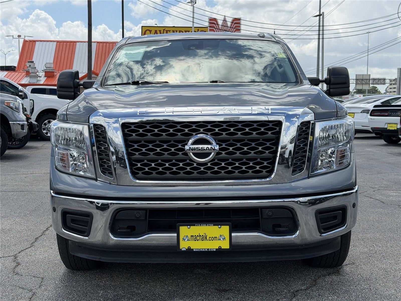 2018 Nissan TITAN SV