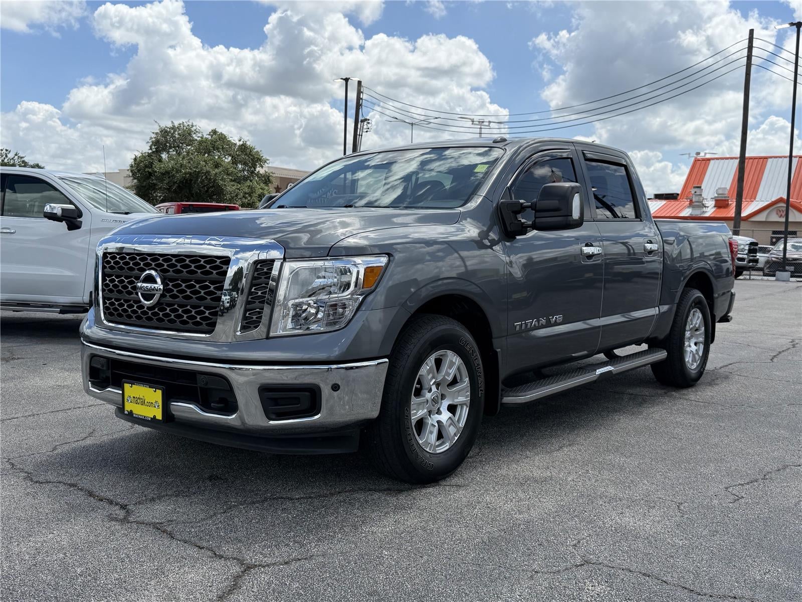 2018 Nissan TITAN SV