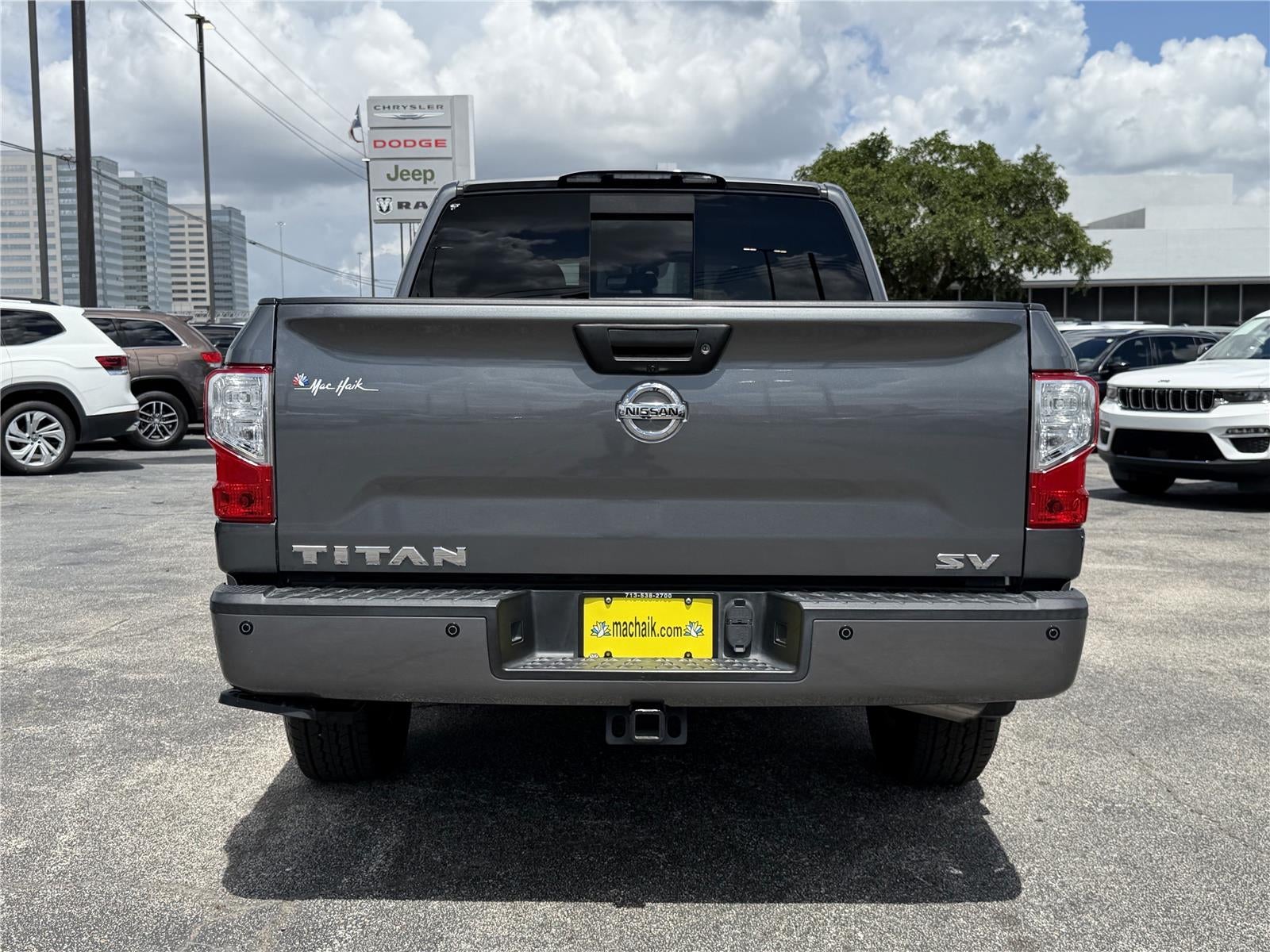 2018 Nissan TITAN SV