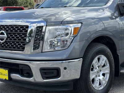 2018 Nissan TITAN SV