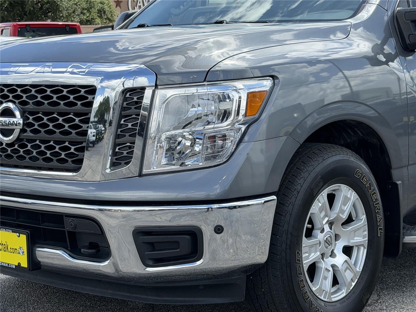 2018 Nissan TITAN SV