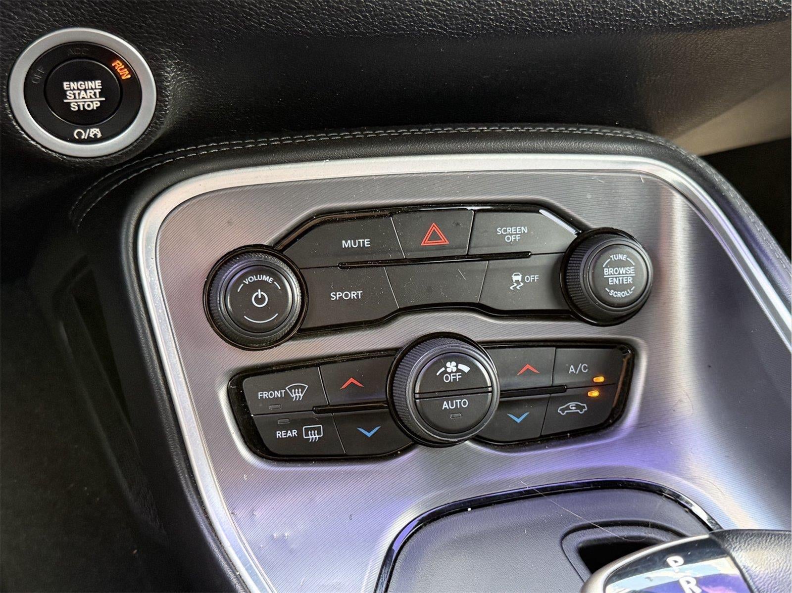 2021 Dodge Challenger SXT
