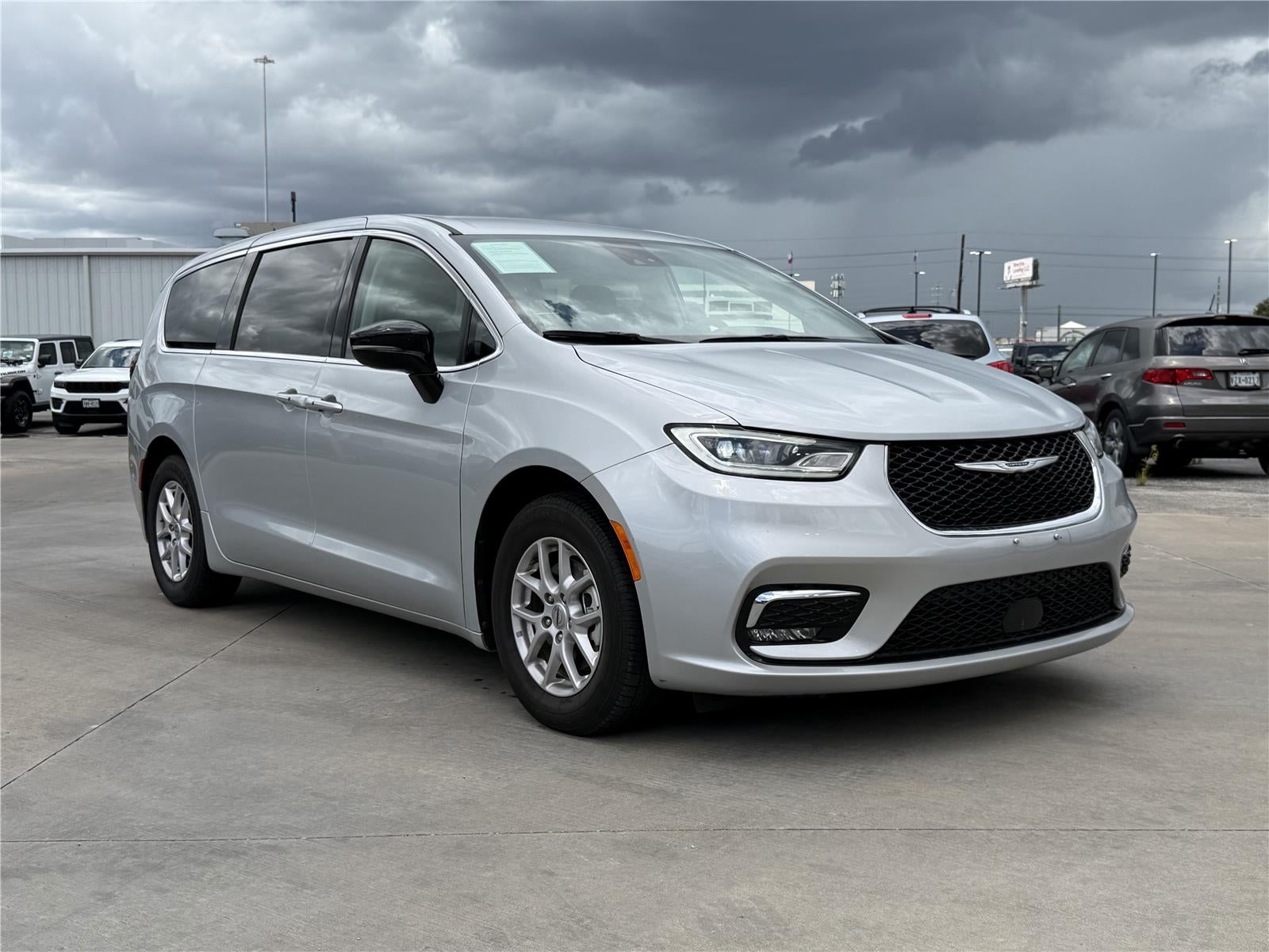 2024 Chrysler Pacifica Touring L
