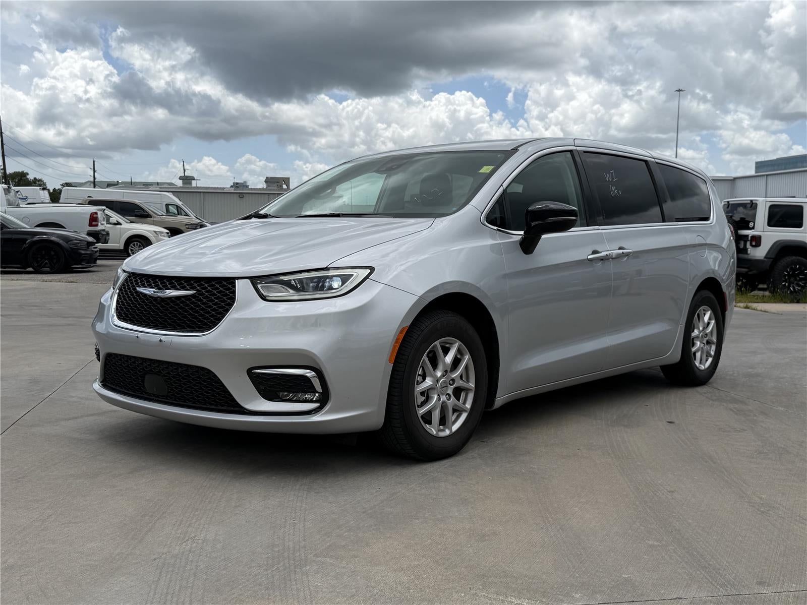 2024 Chrysler Pacifica Touring L