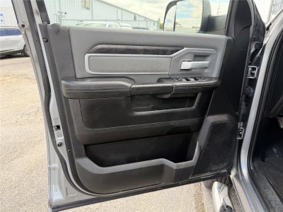 2020 RAM 3500 Big Horn Crew Cab 4x4 8' Box
