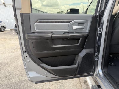 2020 RAM 3500 Big Horn Crew Cab 4x4 8' Box