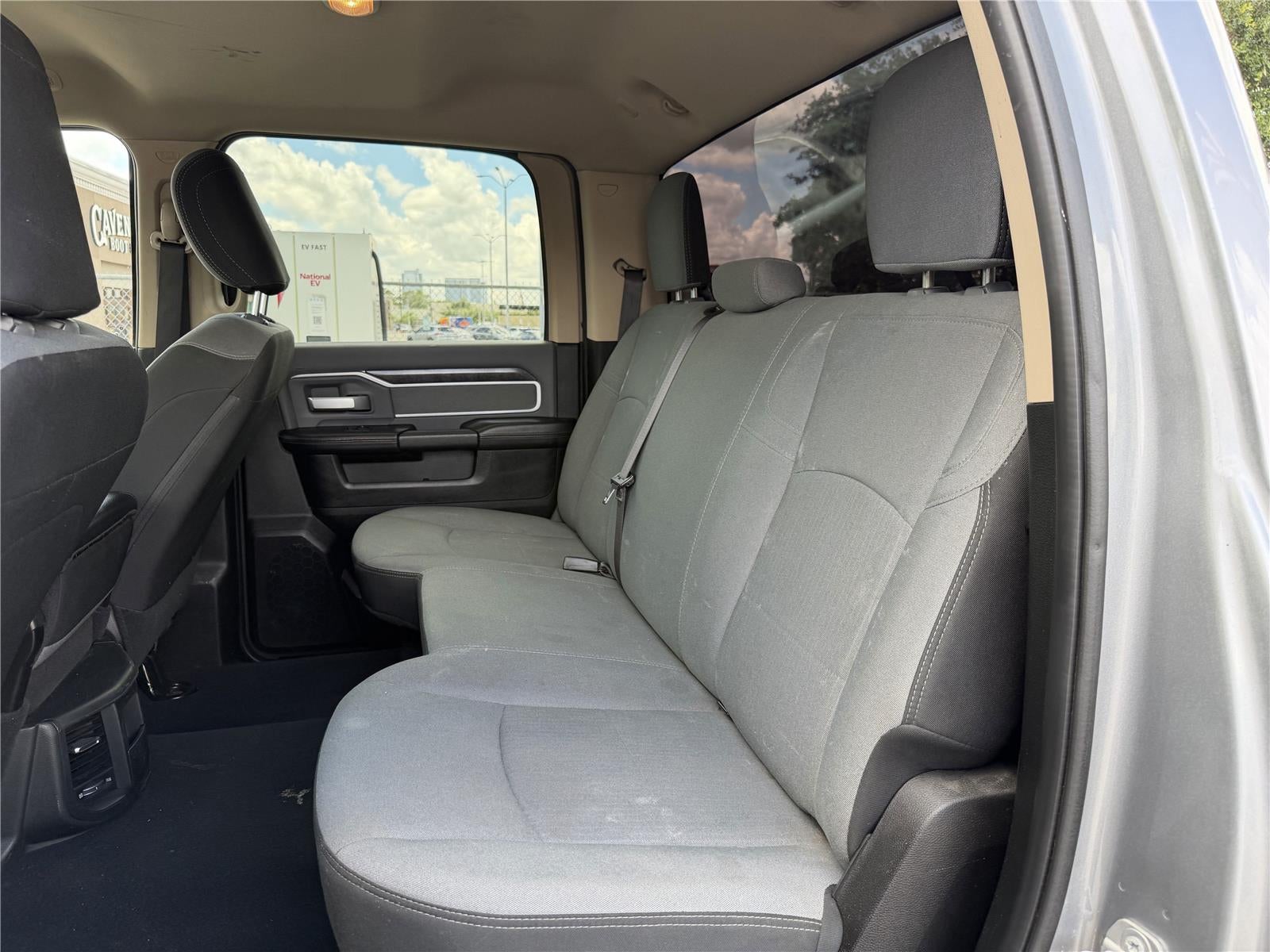 2020 RAM 3500 Big Horn Crew Cab 4x4 8' Box
