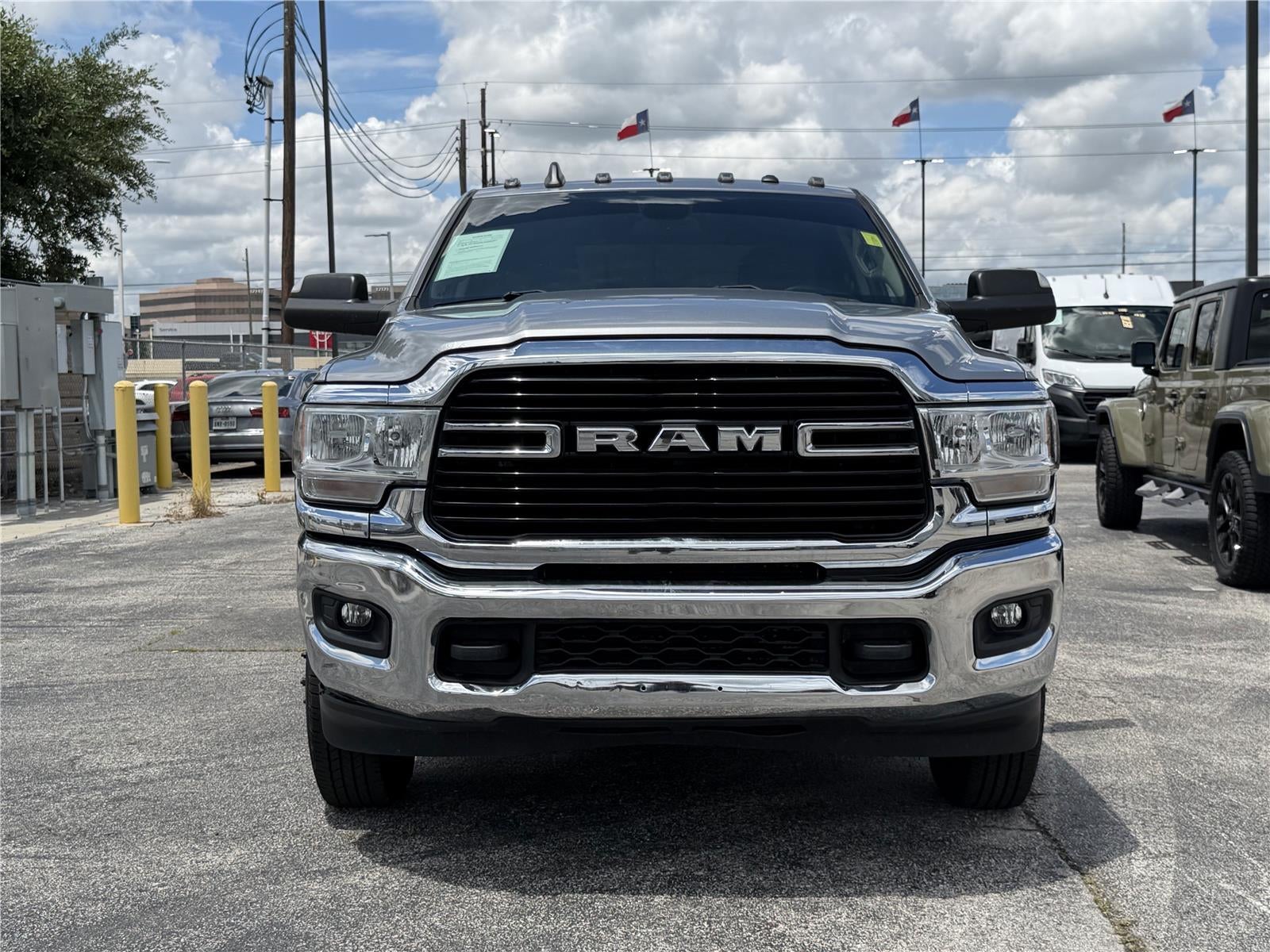 2020 RAM 3500 Big Horn Crew Cab 4x4 8' Box