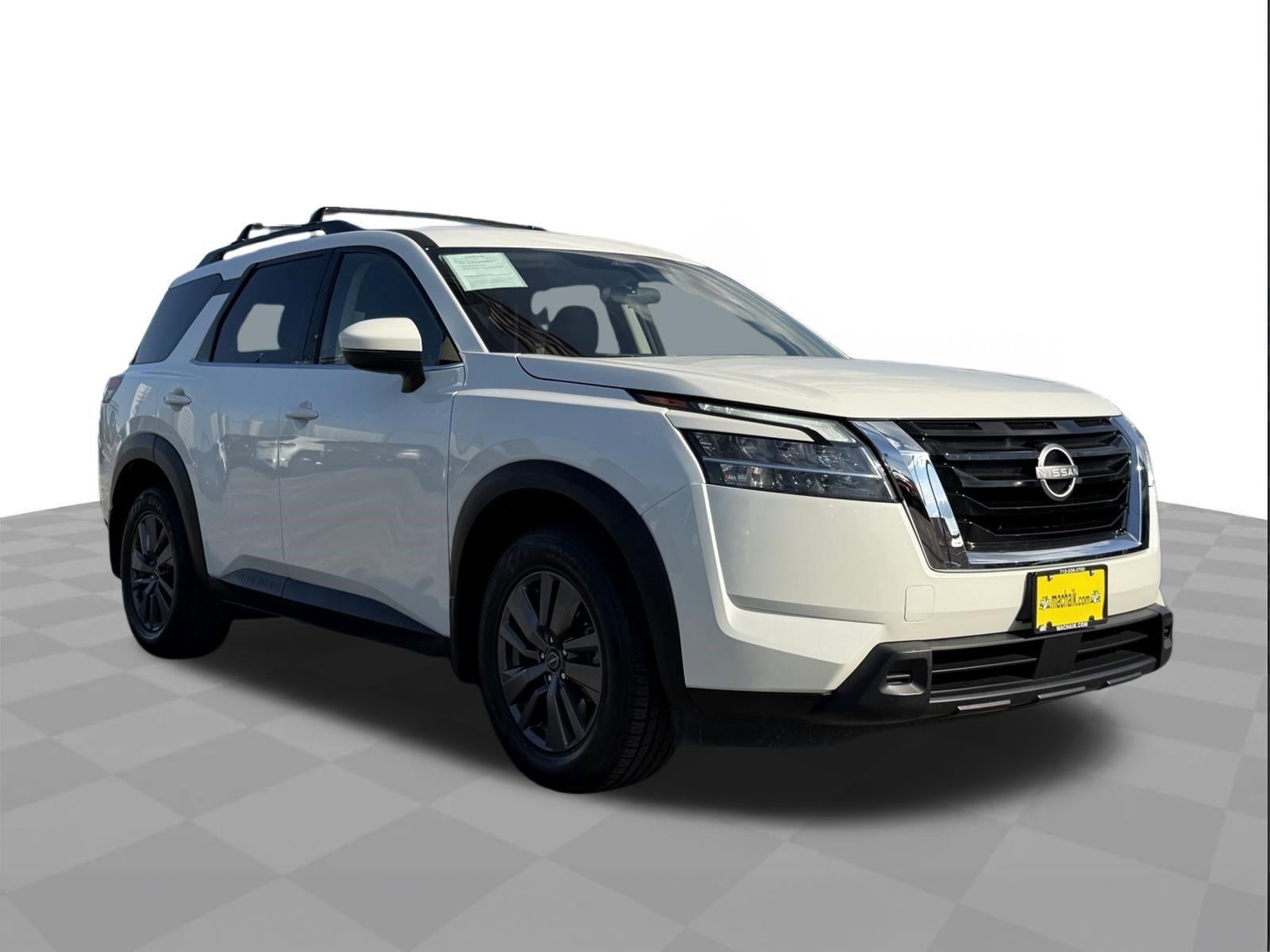 2022 Nissan Pathfinder SV