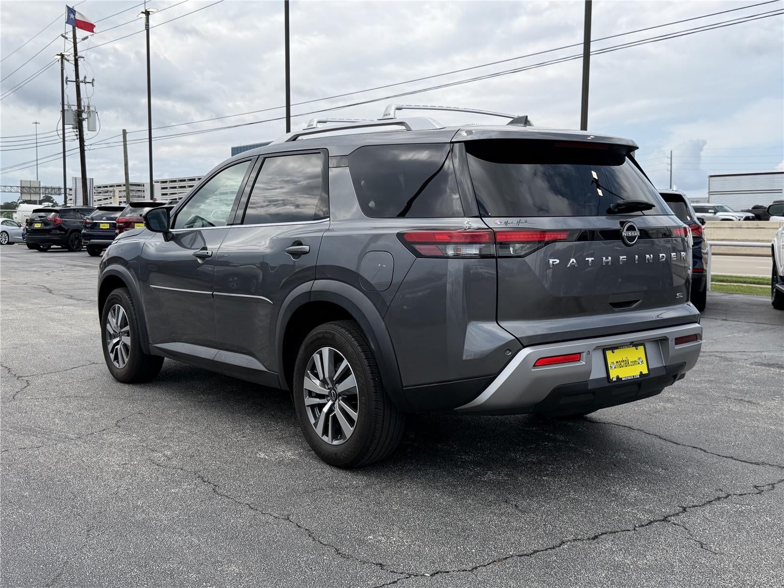 2023 Nissan Pathfinder SL FWD