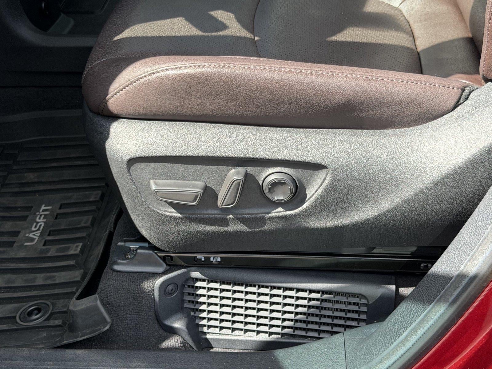 2024 Toyota Sienna Platinum 7-Passenger