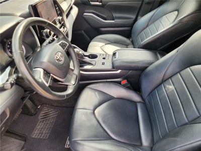 2023 Toyota Highlander Hyb Base
