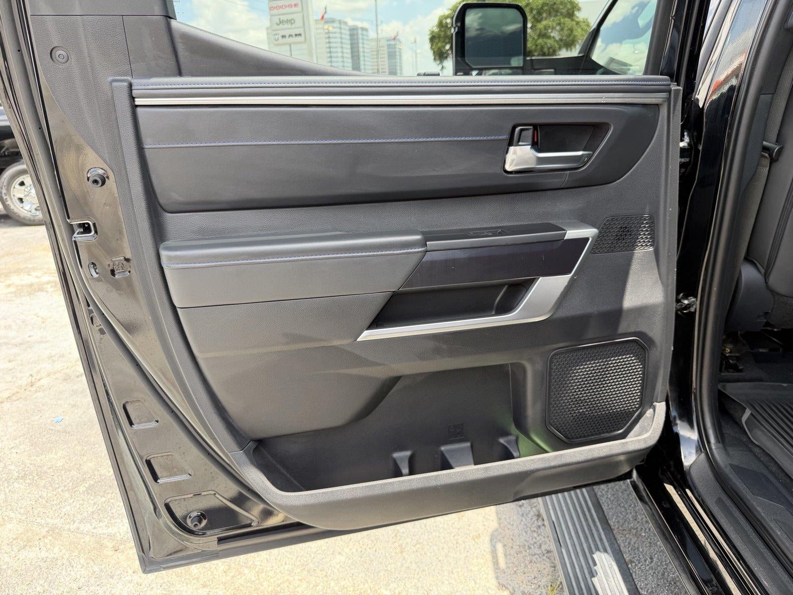 2023 Toyota Tundra Platinum HV