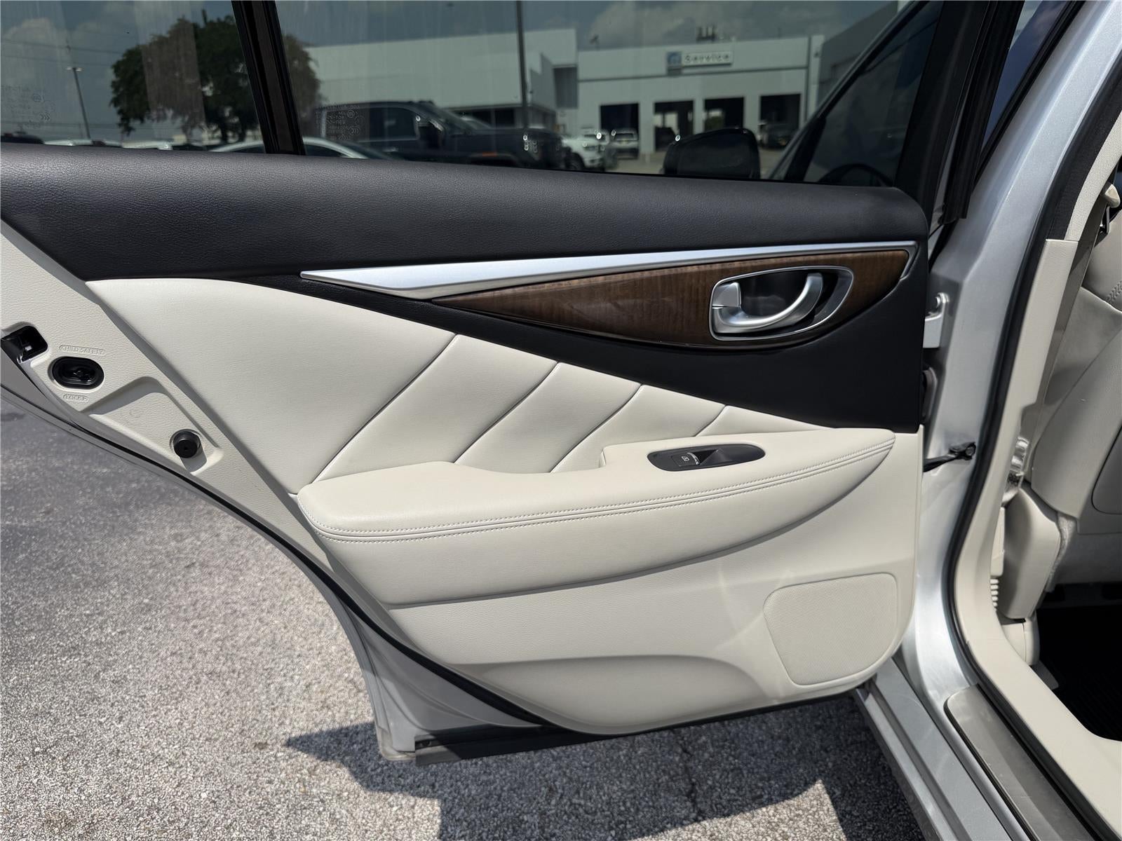 2015 INFINITI Q50 Sport