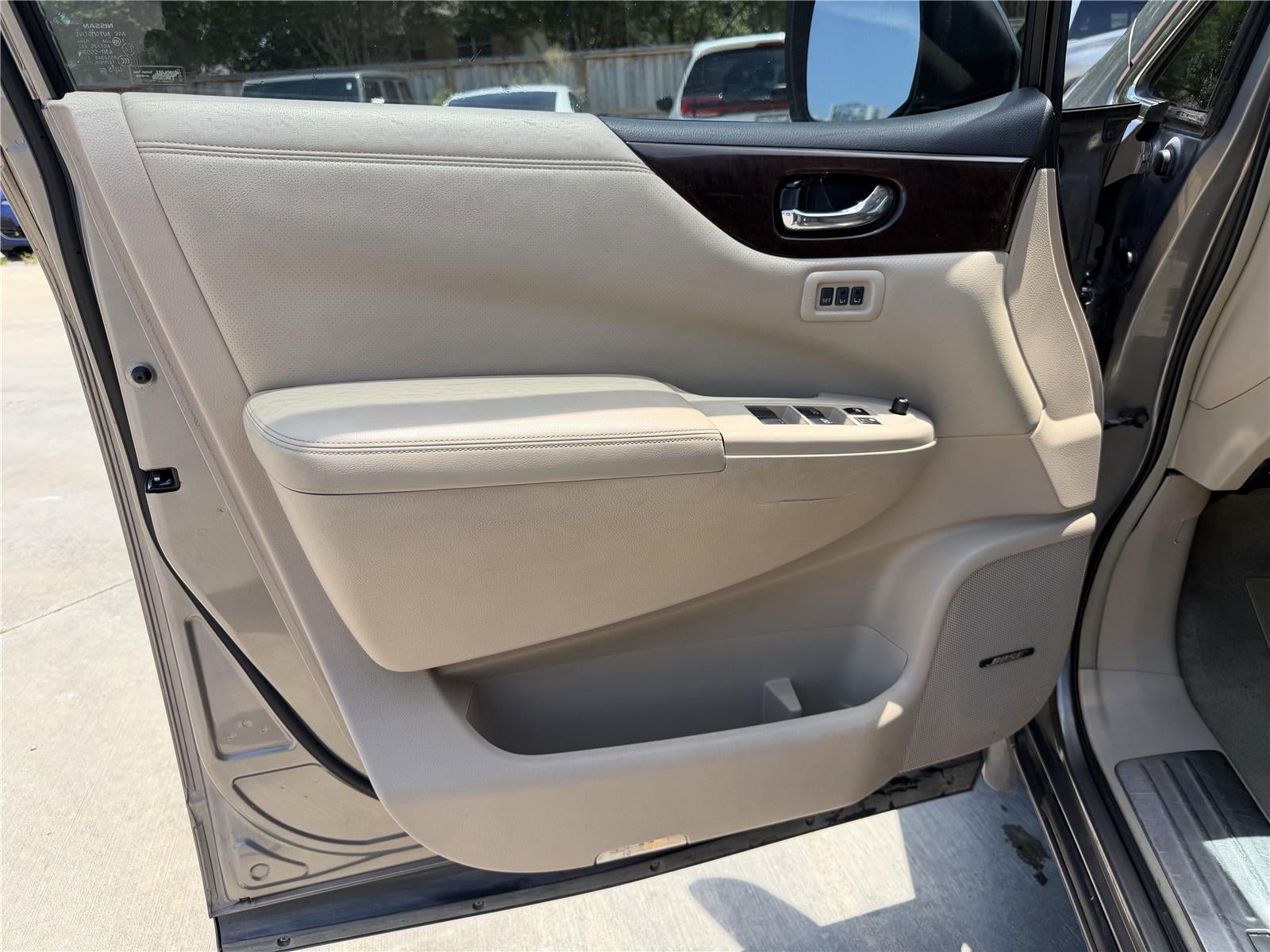 2015 Nissan Quest Platinum