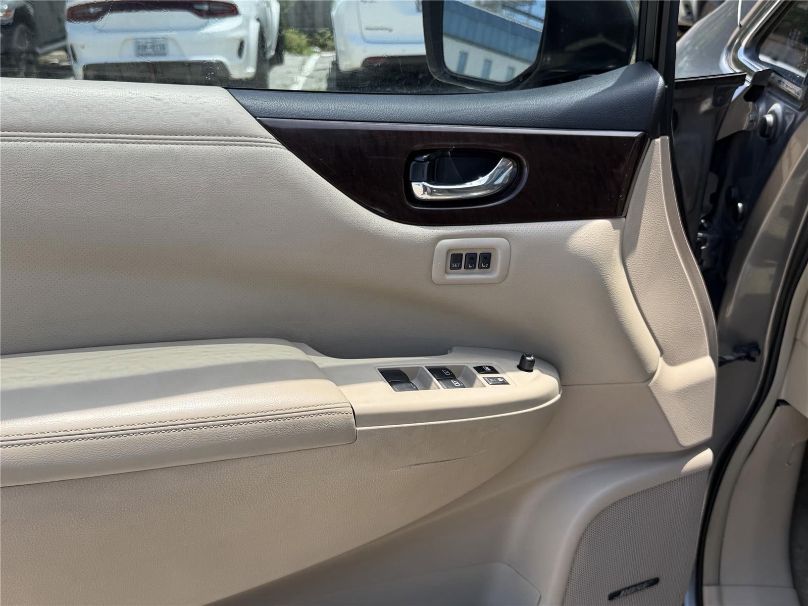 2015 Nissan Quest Platinum