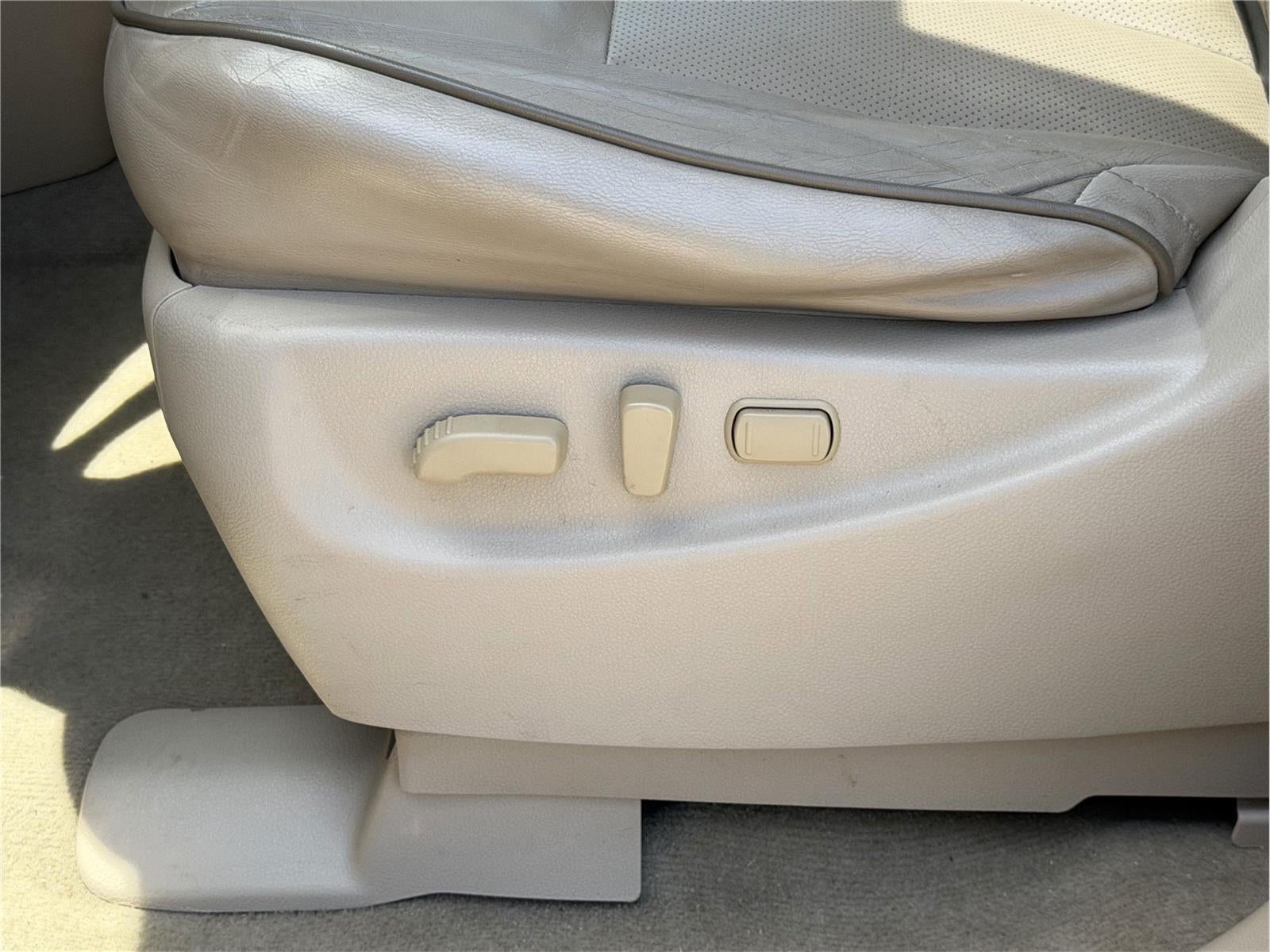2015 Nissan Quest Platinum