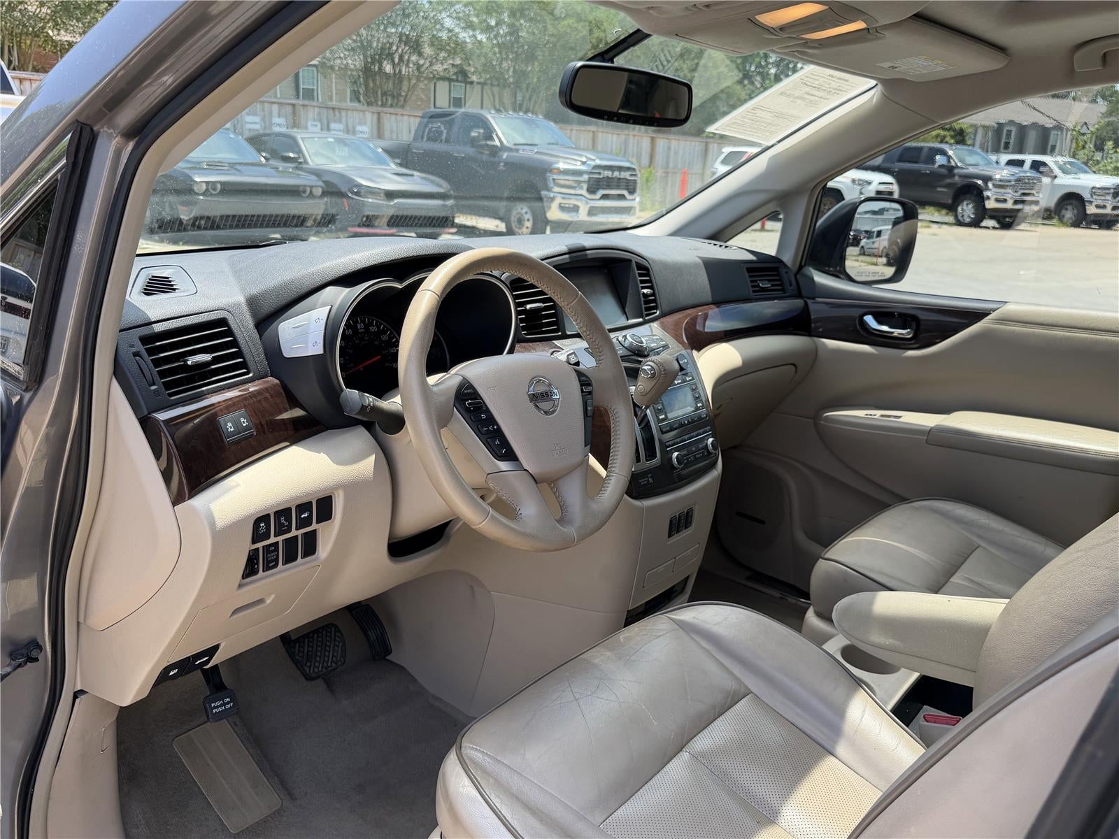 2015 Nissan Quest Platinum