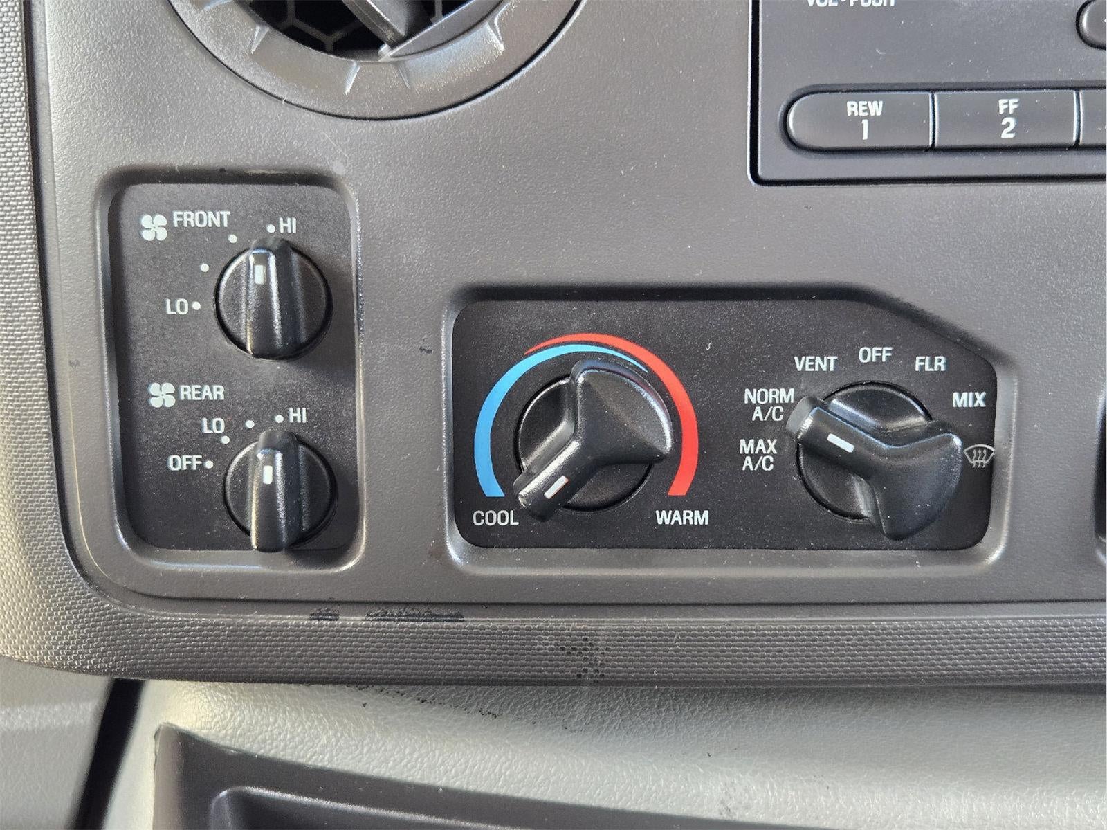 2014 Ford E-Series E-350 SD XLT