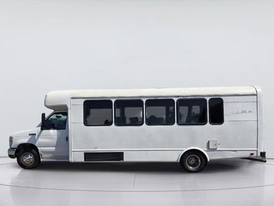 2015 Ford Econoline Commercial Cutaway E-450 SD