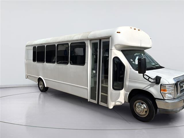 2015 Ford Econoline Commercial Cutaway E-450 SD