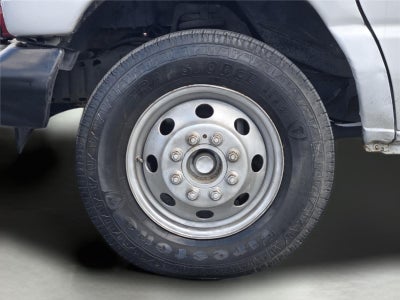 2003 Ford Econoline Commercial Cutaway Standard