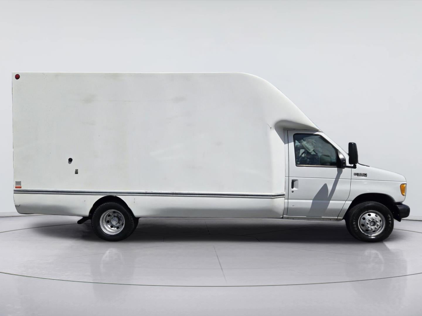2003 Ford Econoline Commercial Cutaway Standard