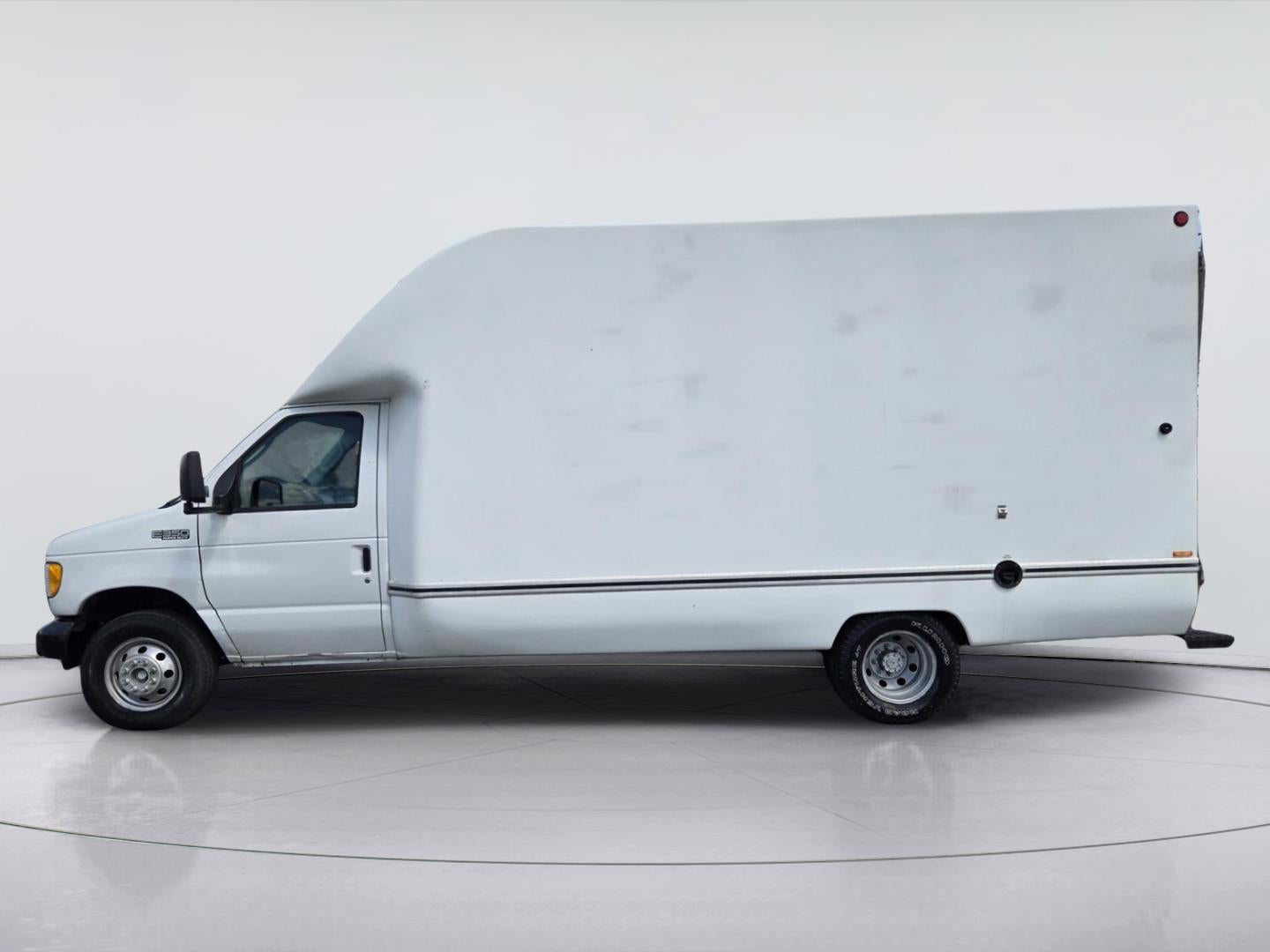 2003 Ford Econoline Commercial Cutaway Standard