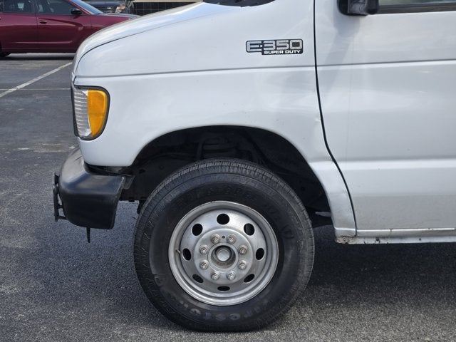 2003 Ford Econoline Commercial Cutaway Standard